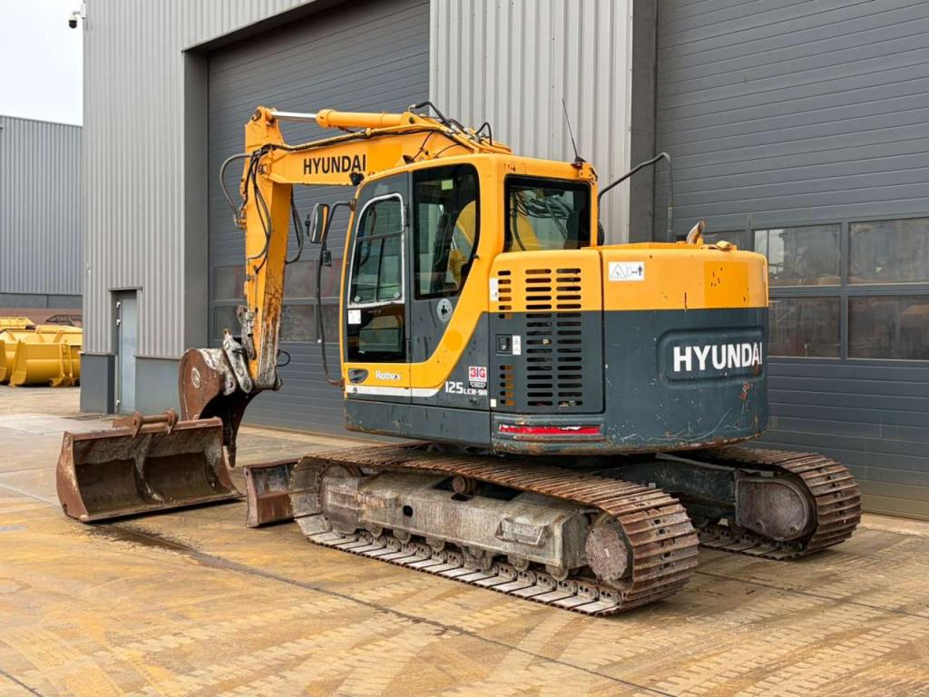 Hyundai R125LCR-9A Photo 3