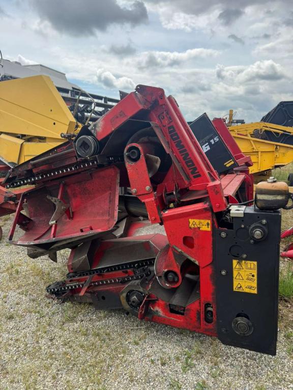 New Holland L524 Photo 3