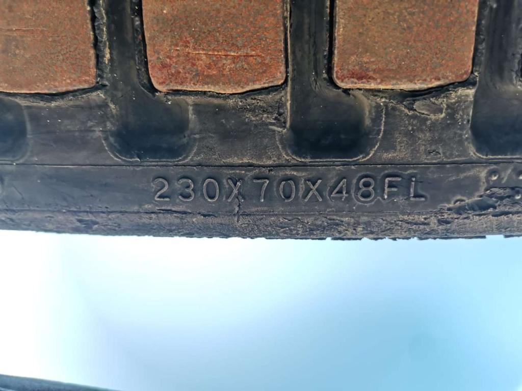 Chenille caoutchouc pour Caterpillar 301.7CR Photo 4