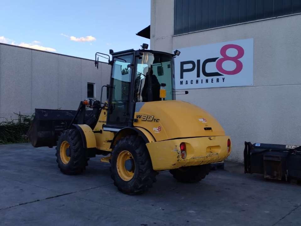 New Holland W80TC Photo 2