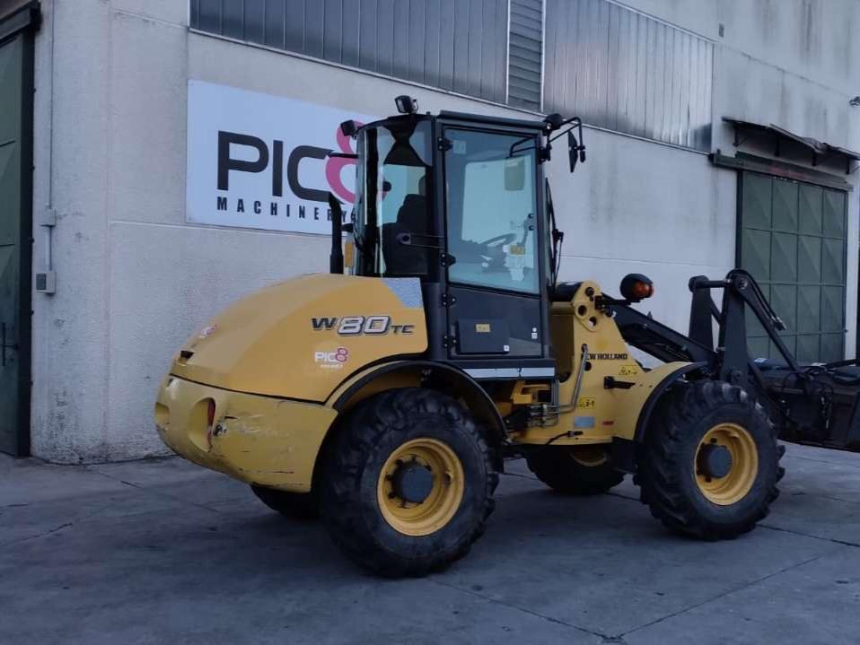 New Holland W80TC Photo 3