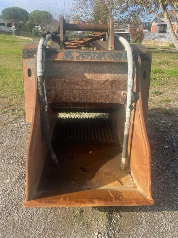 MB CRUSHER BF90-3 Photo 5