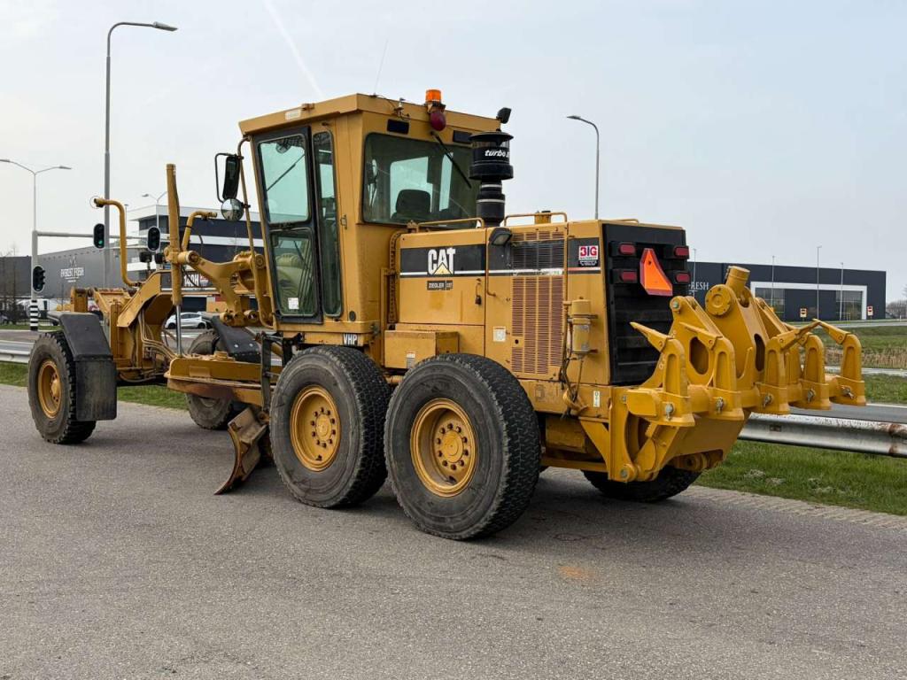 Caterpillar 140H Photo 3