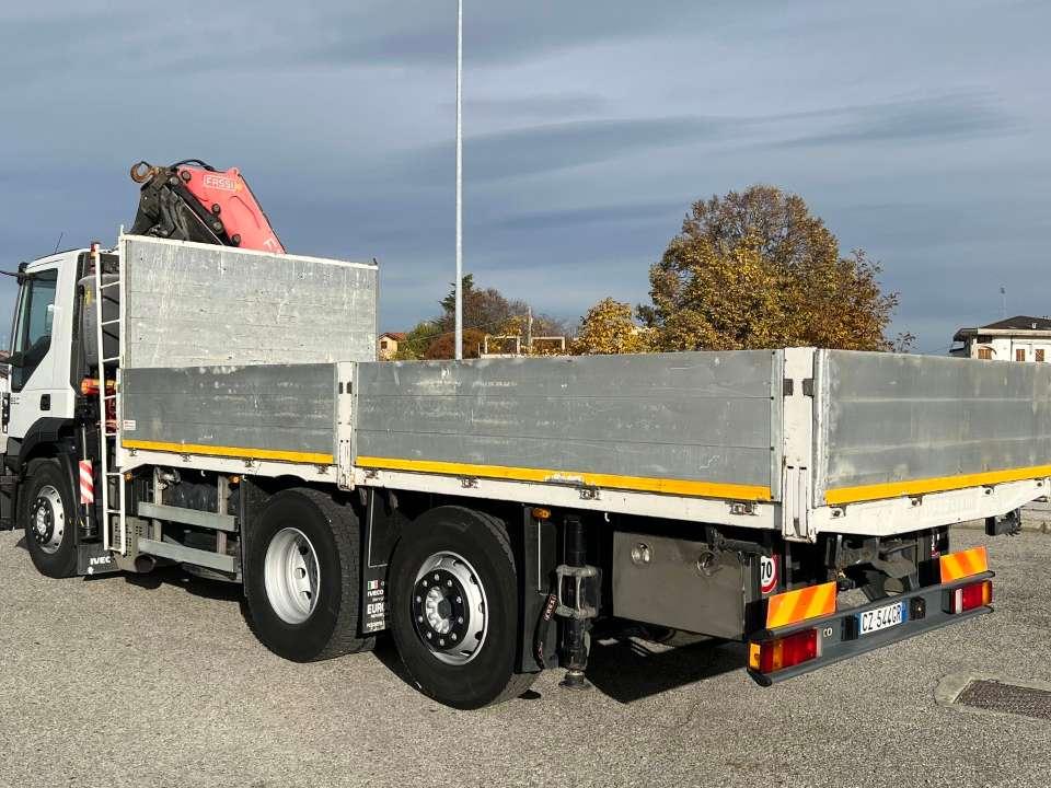 Iveco 350 6X2 Photo 3