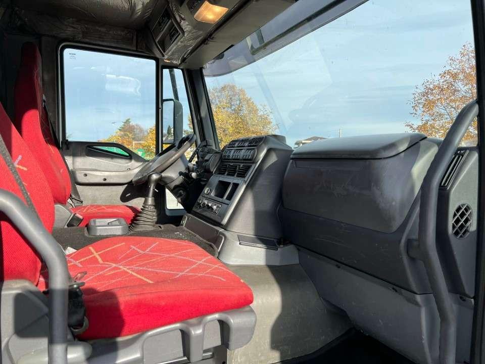 Iveco 350 6X2 Photo 6