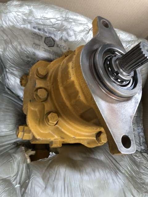 Komatsu Moteur de rotation pour Komatsu PC180-3 Photo 2