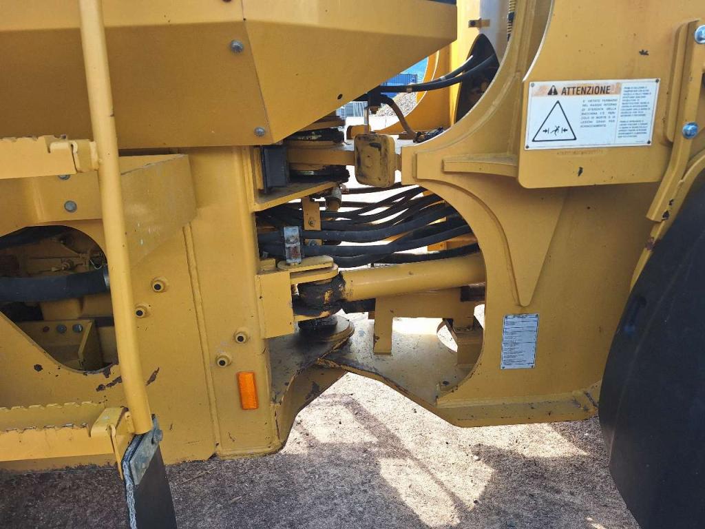 Caterpillar IT 28 G Photo 3