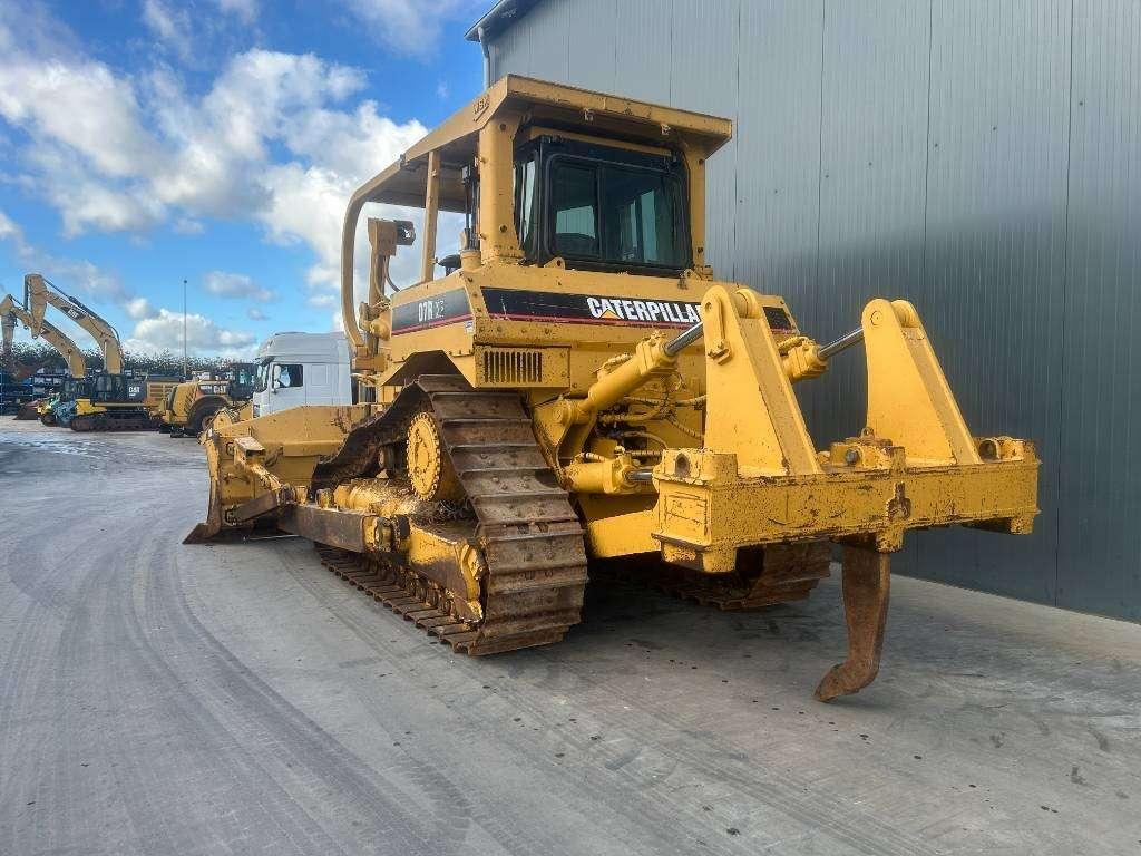 Caterpillar D7R II Photo 7