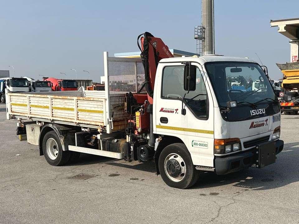 Isuzu NQR75 4X2 Photo 15