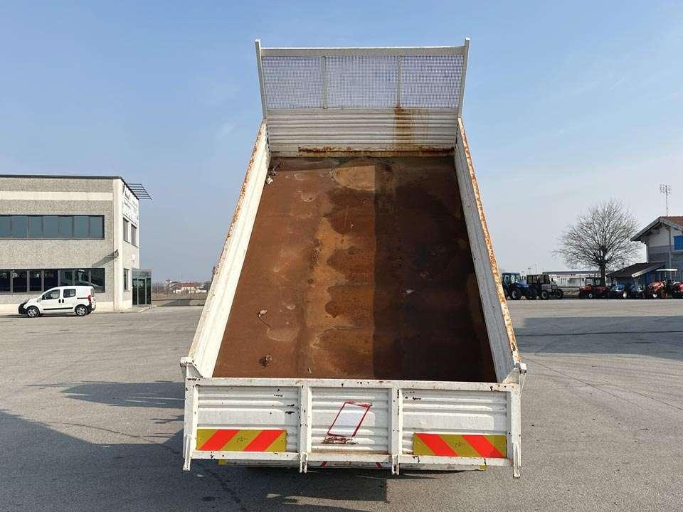 Isuzu NQR75 4X2 Photo 9