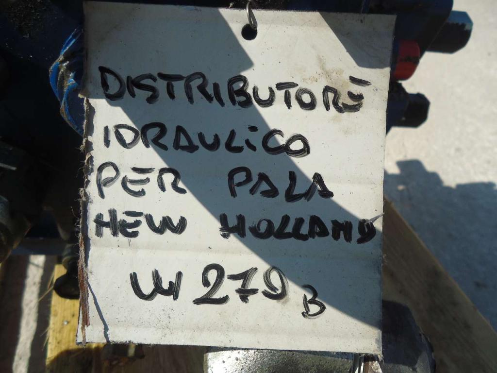 Distributeur hydraulique pour New Holland W270B Photo 5