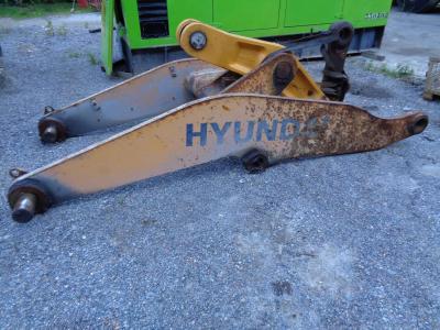 Bras pour chargeuse pour Hyundai 770-7A en vente par PRV Ricambi Srl