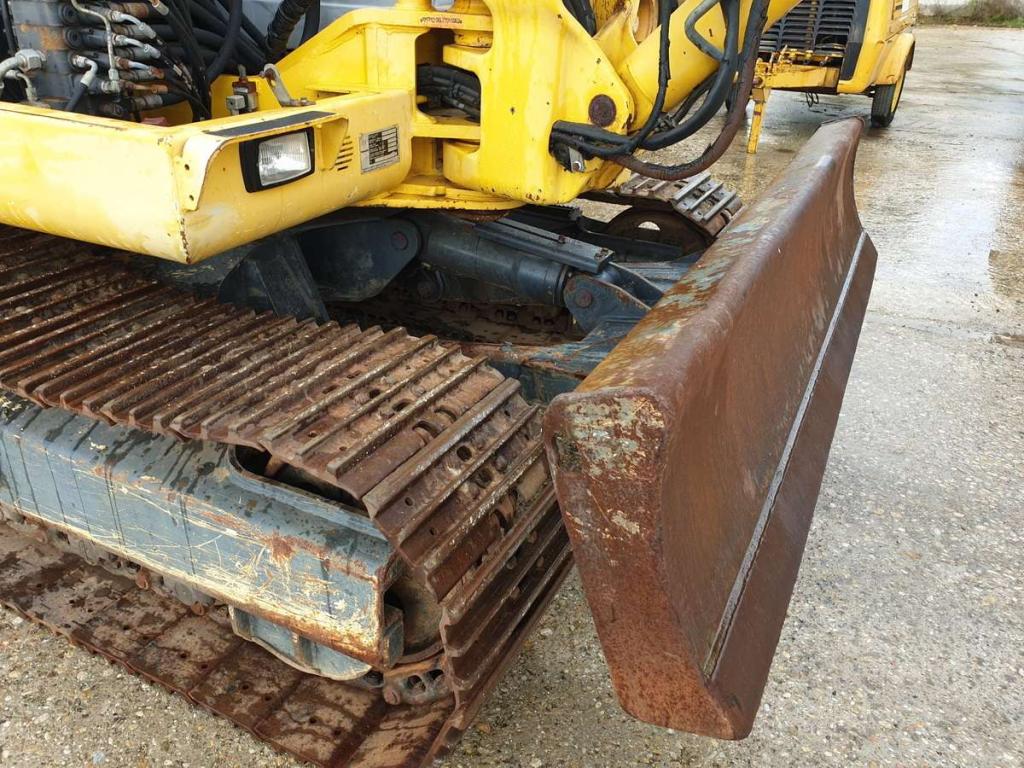 Komatsu PC110R Photo 6