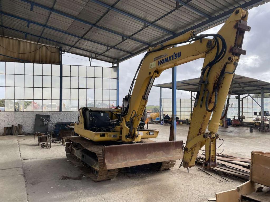 Komatsu PC110R Photo 8