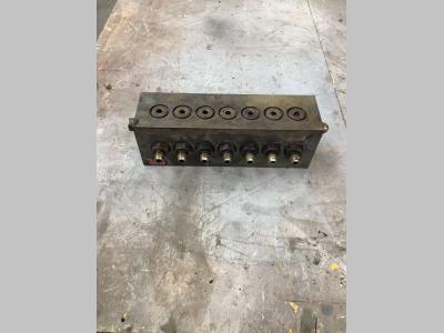 Distributeur hydraulique pour Fiat Hitachi EX 235 en vente par Massucco T. Srl Area Ricambi