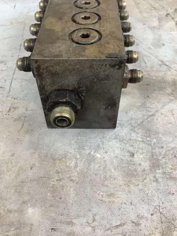 Distributeur hydraulique pour Fiat Hitachi EX 235 Photo 3