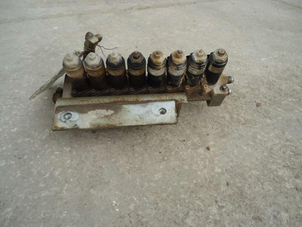 Gruppo solenoidi idraulici pour New Holland E385B Photo 2