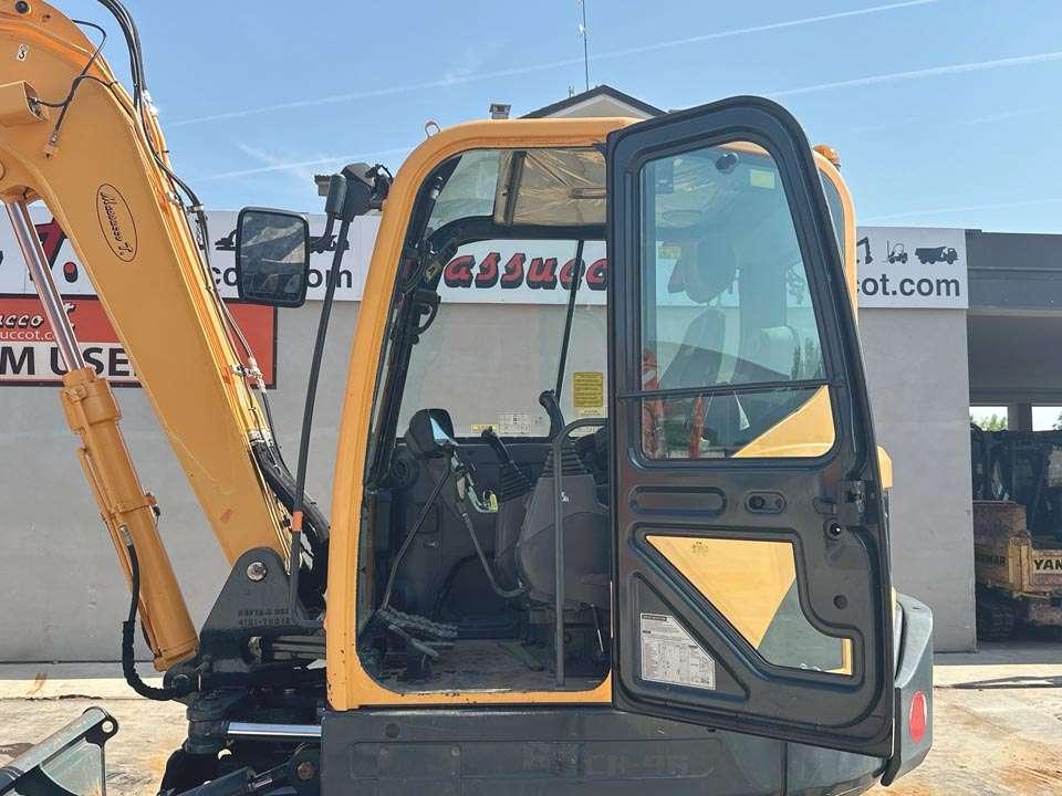 Hyundai ROBEX 80CR-9A Photo 12