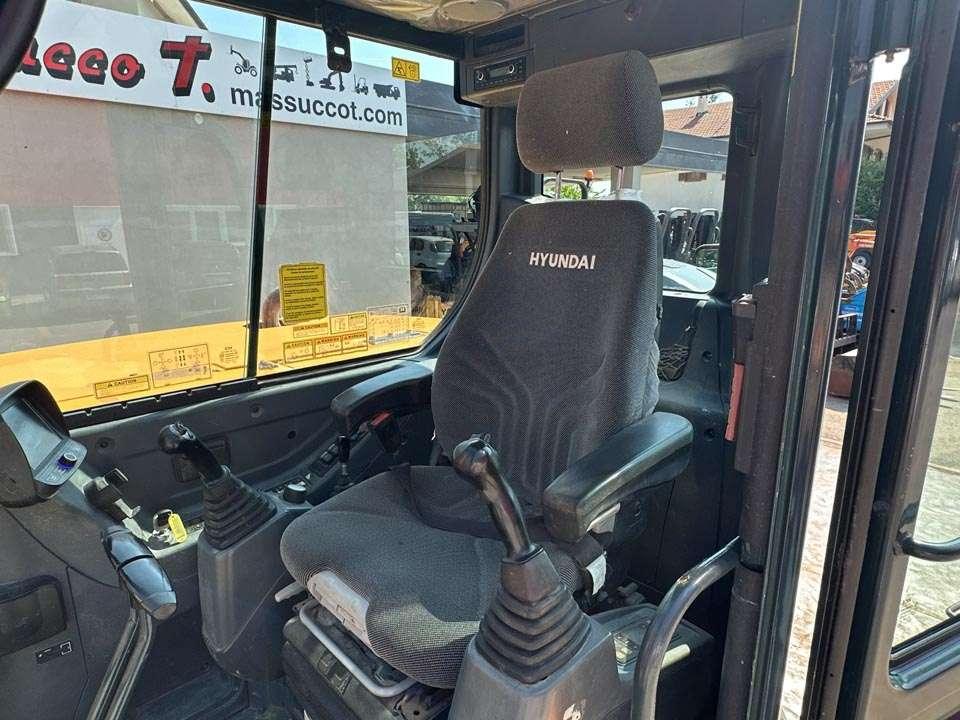 Hyundai ROBEX 80CR-9A Photo 14