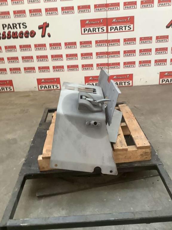 Parti carrozzeria varia pour Hitachi ZAXIS 135US Photo 4