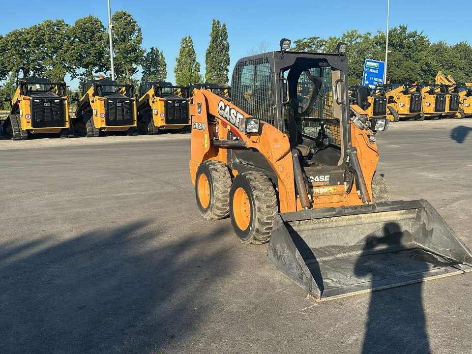 Case SR 210 Photo 2