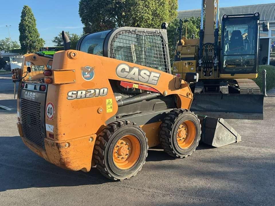 Case SR 210 Photo 5