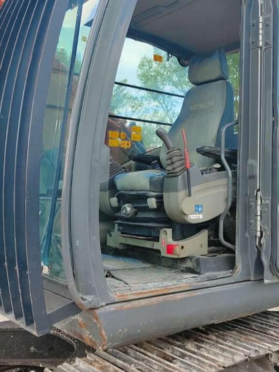 Hitachi ZAXIS 240 N3 Photo 6