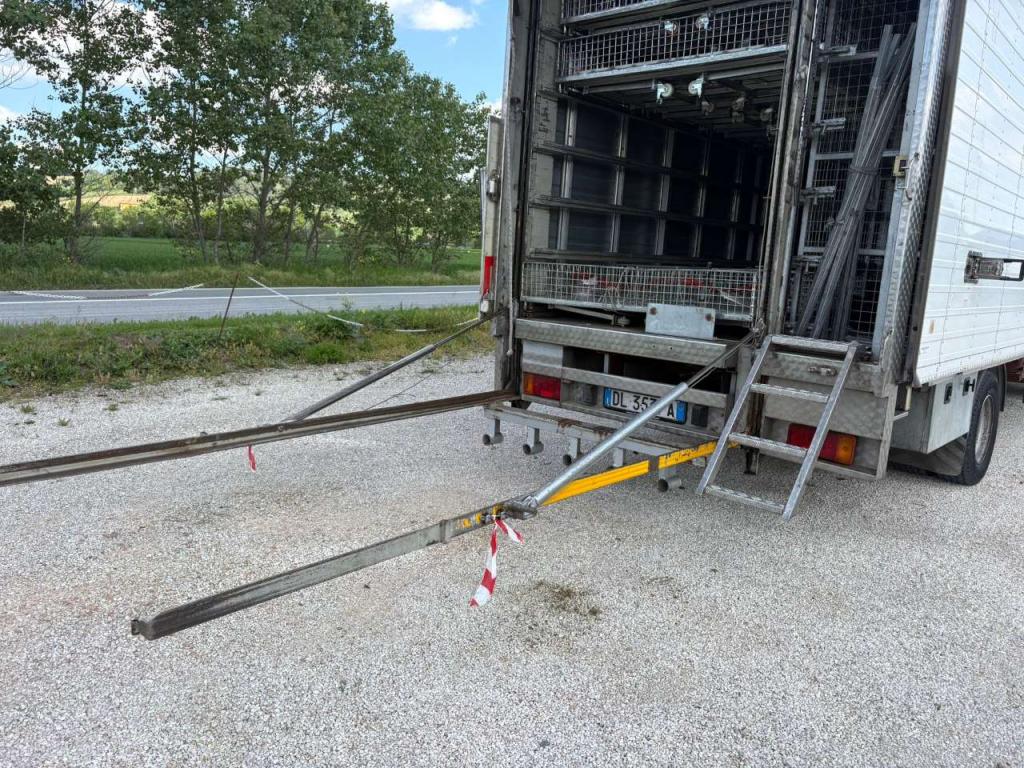Iveco EUROCARGO 80E21 Photo 9