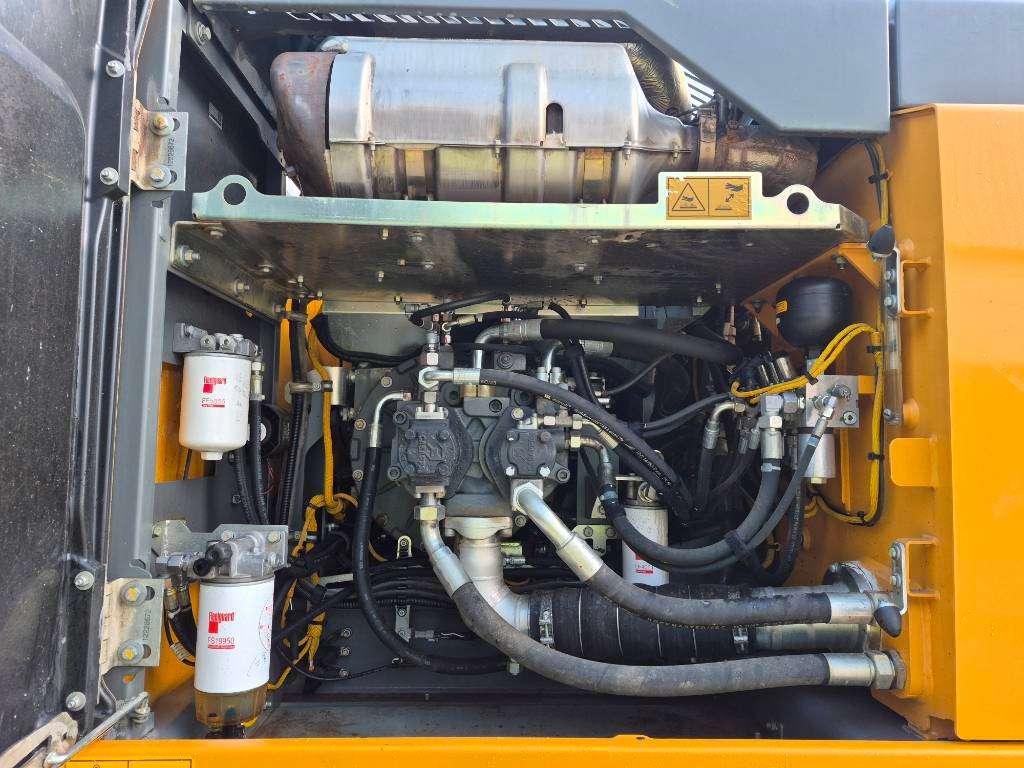 Liebherr 922LC Photo 15