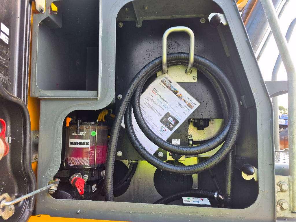 Liebherr 922LC Photo 16