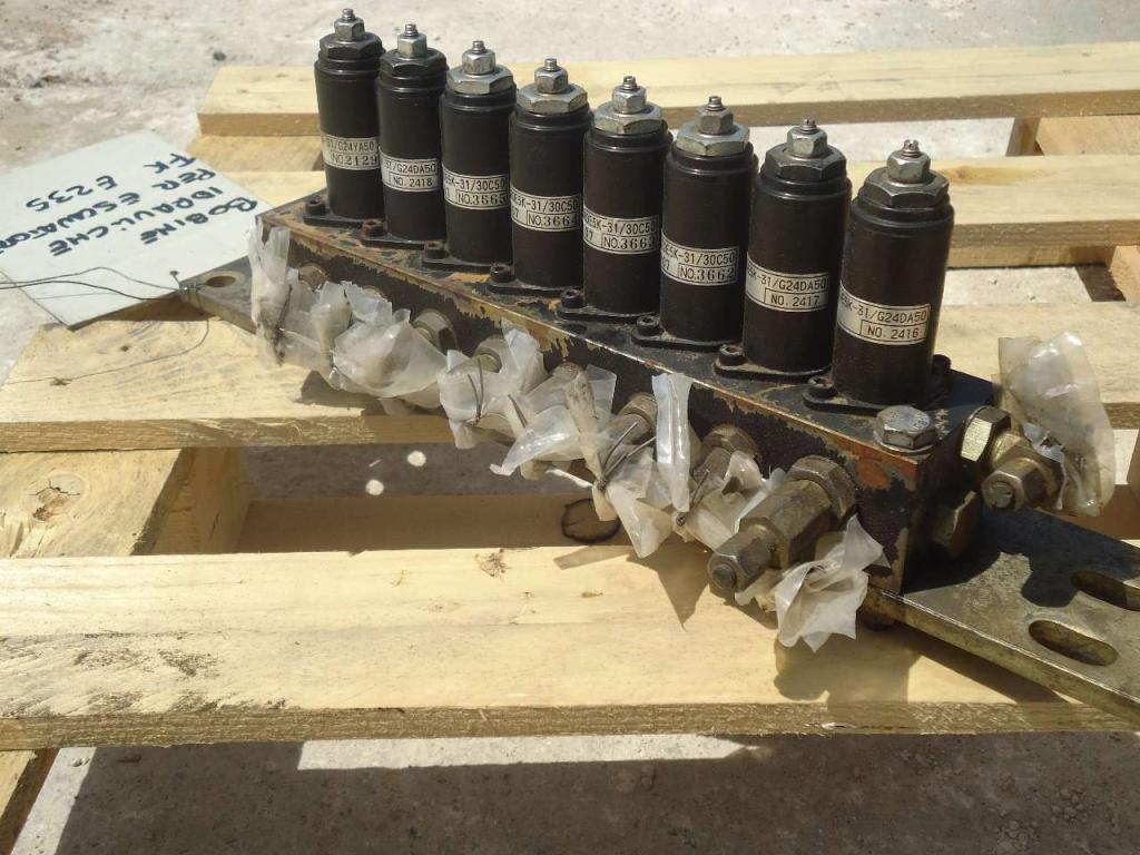 Bobines hydrauliques pour Fiat Kobelco E235 Photo 2