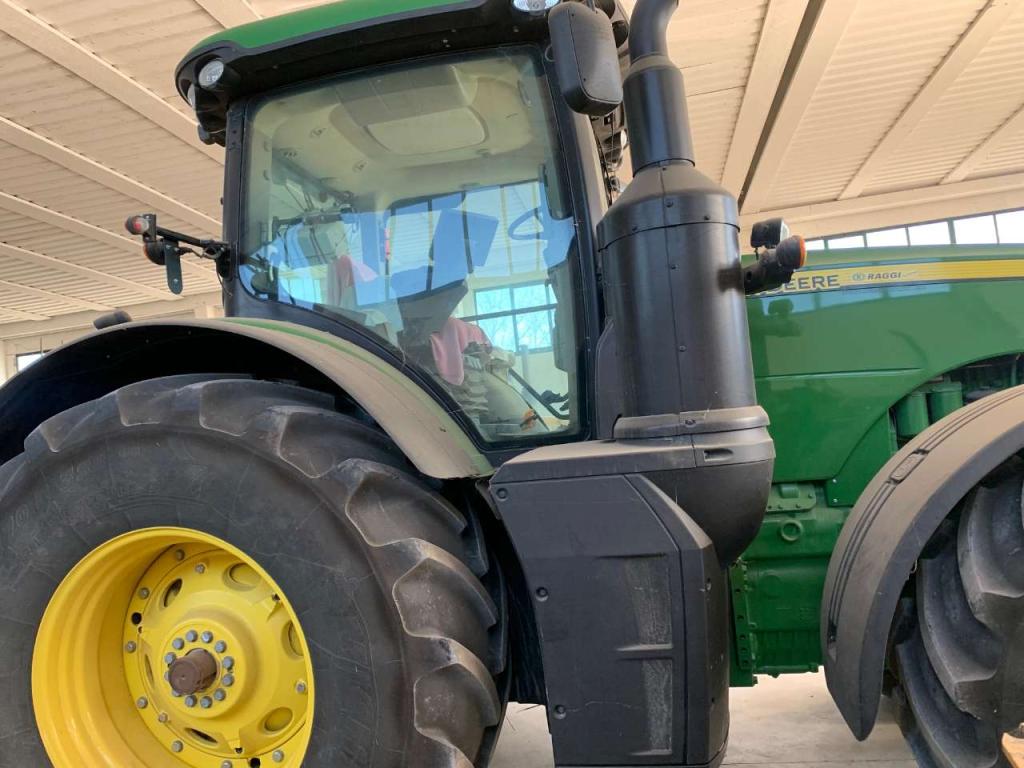 John Deere Trattore per lavori di campo 8320 R Photo 8