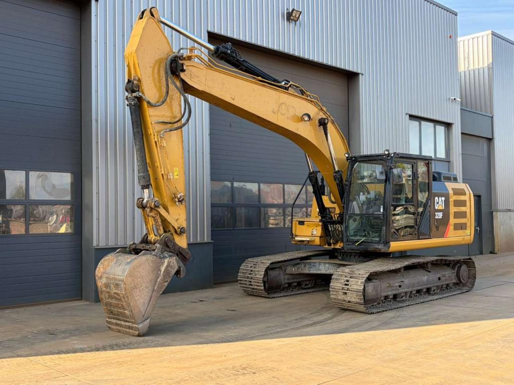 Caterpillar 320FL Photo 2