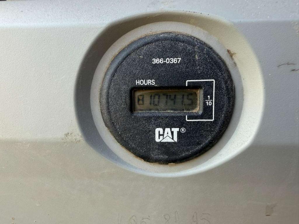 Caterpillar 320FL Photo 24