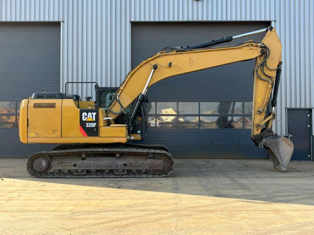 Caterpillar 320FL Photo 6
