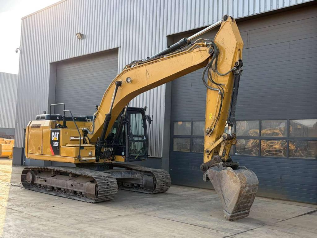 Caterpillar 320FL Photo 7