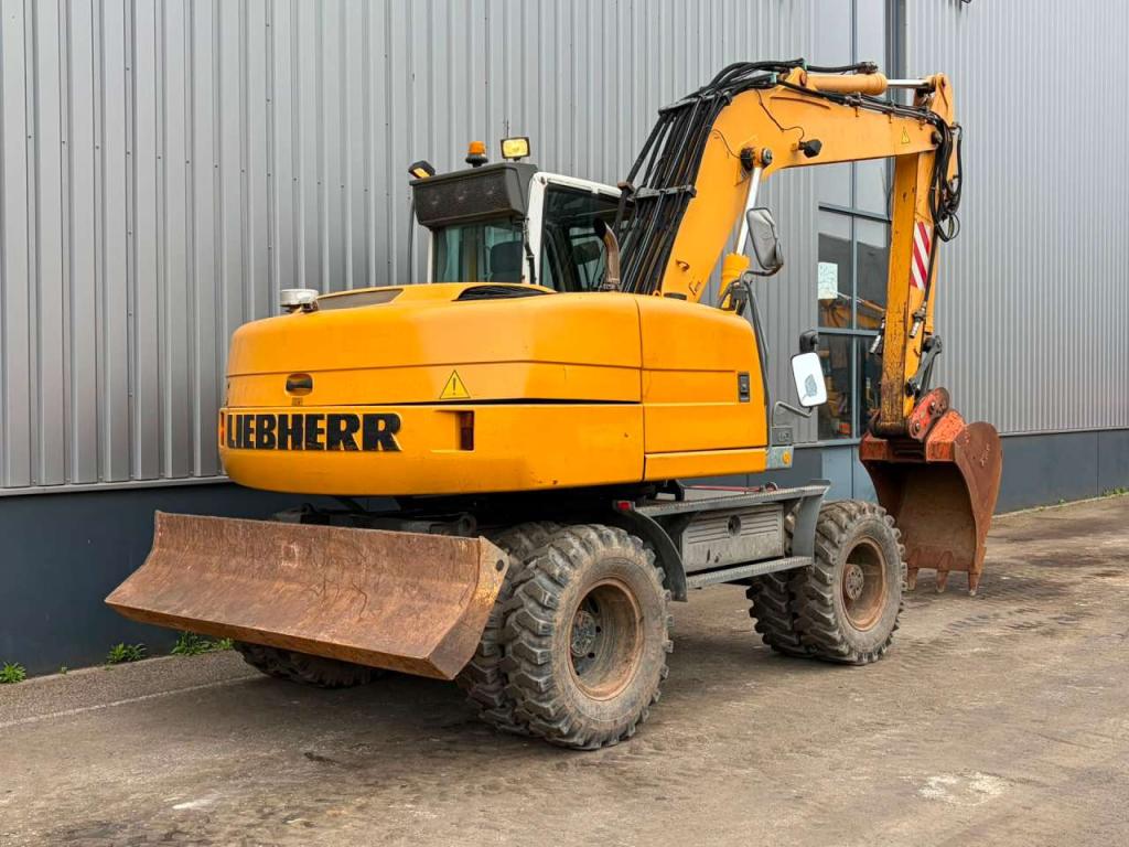 Liebherr A314 Photo 8