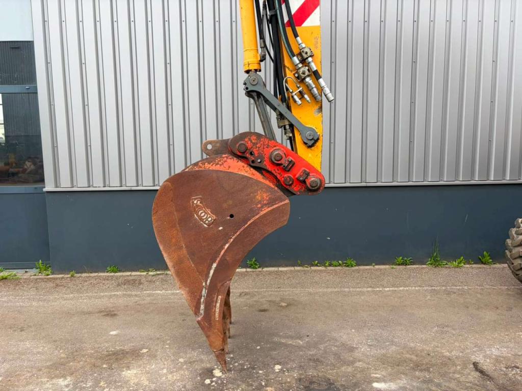 Liebherr A314 Photo 9