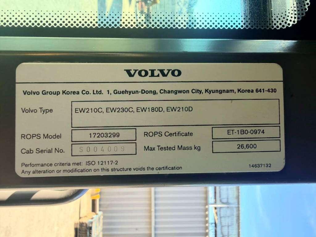 Volvo 180D Photo 10