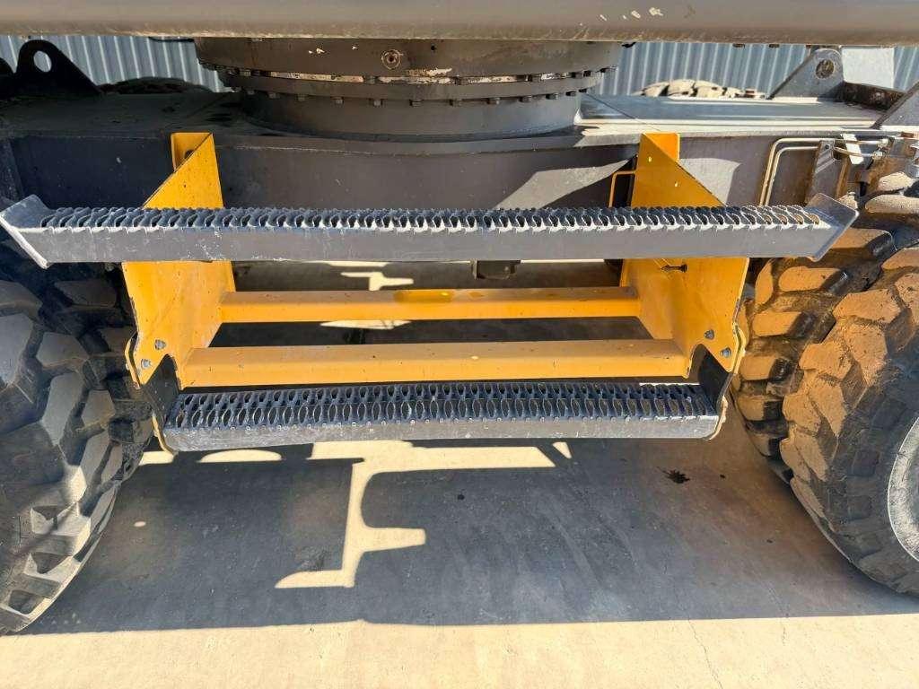 Volvo 180D Photo 22