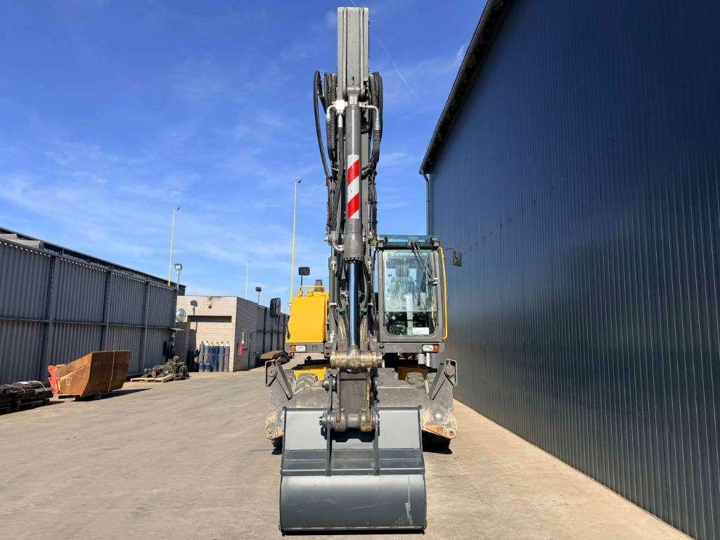 Volvo 180D Photo 7