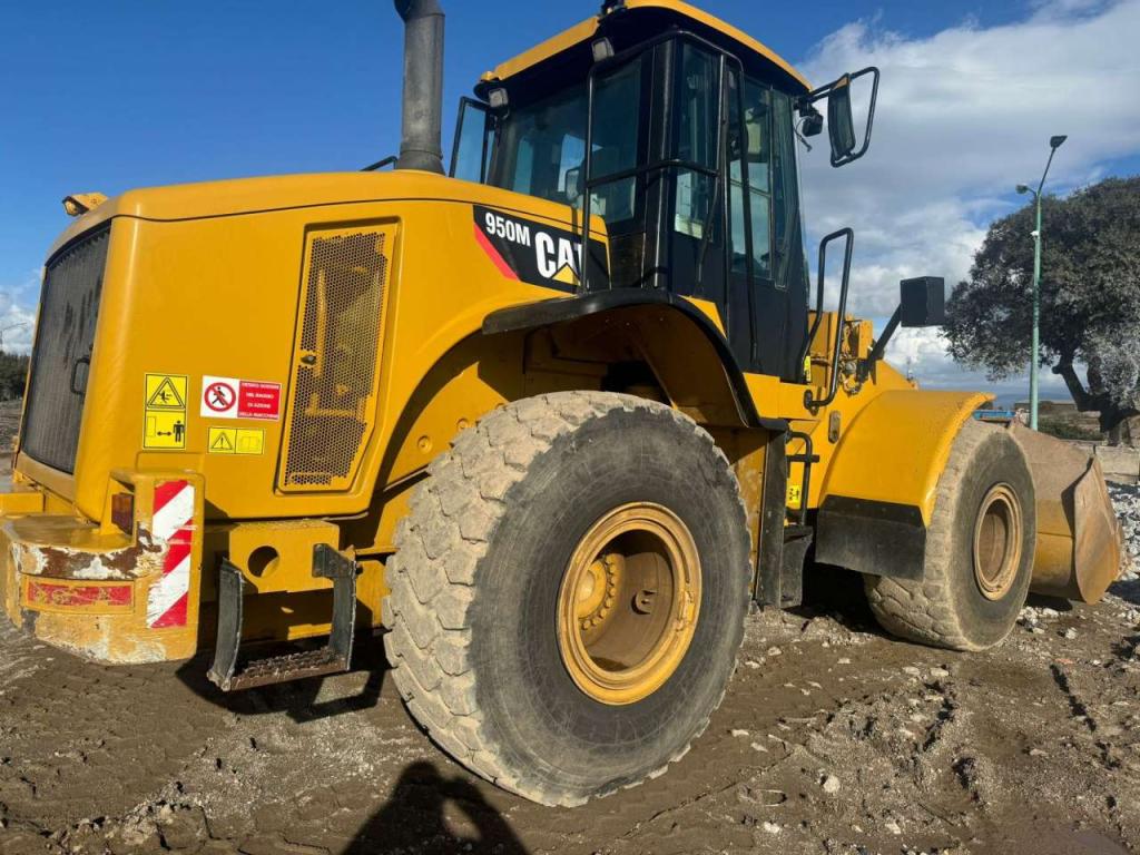 Caterpillar 950M Photo 1