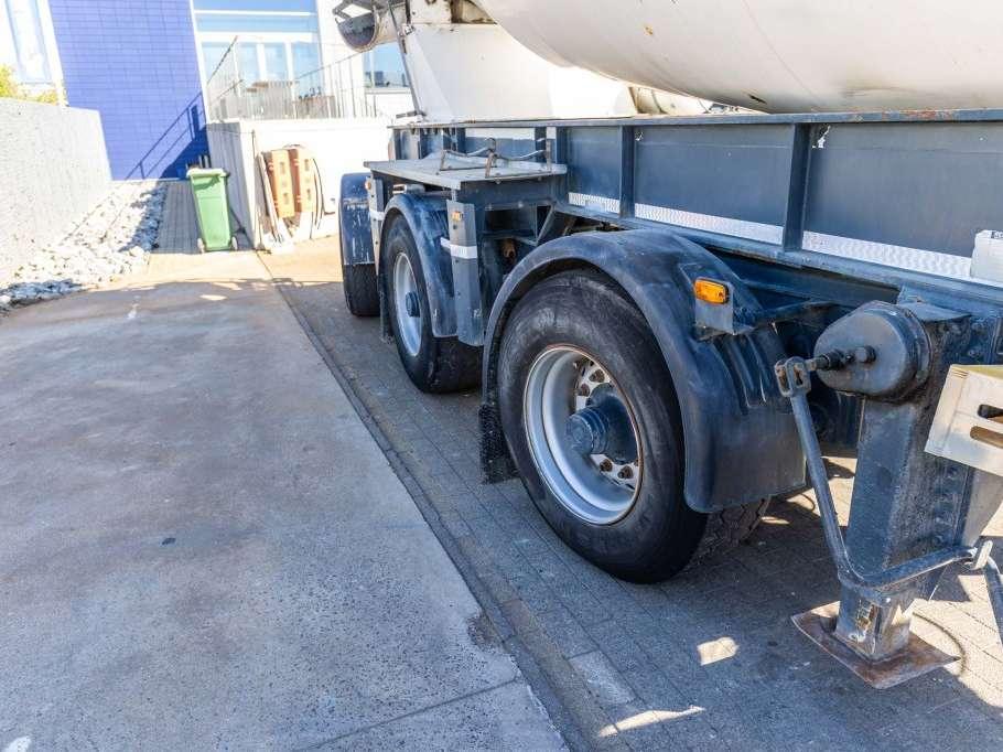 Renders BETON MIXER 12M3 + MOTOR (MALAXEUR/MISCHER) Photo 9