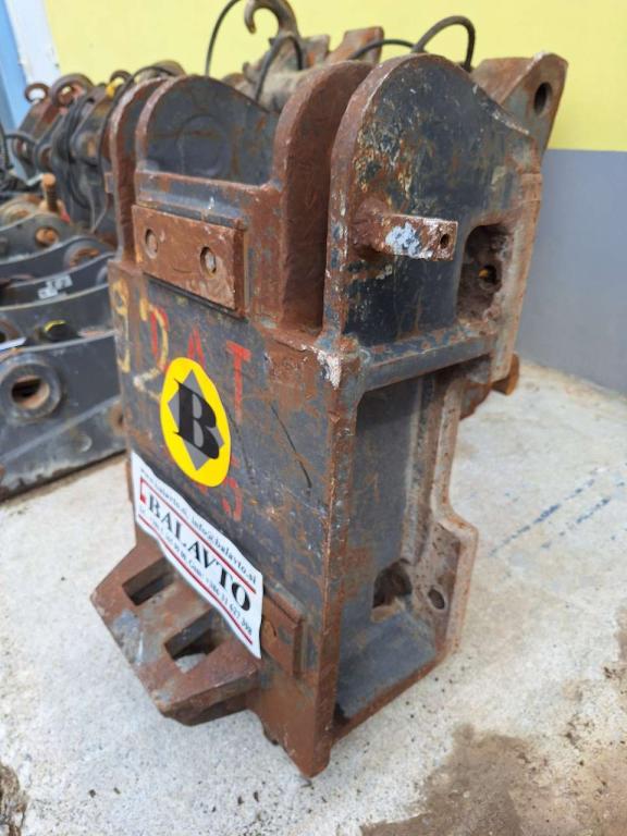 Baumaschinen technic for 26-32 ton excavators Attachment plate Photo 2
