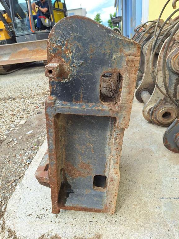 Baumaschinen technic for 26-32 ton excavators Attachment plate Photo 3
