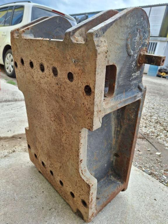 Baumaschinen technic for 26-32 ton excavators Attachment plate Photo 6