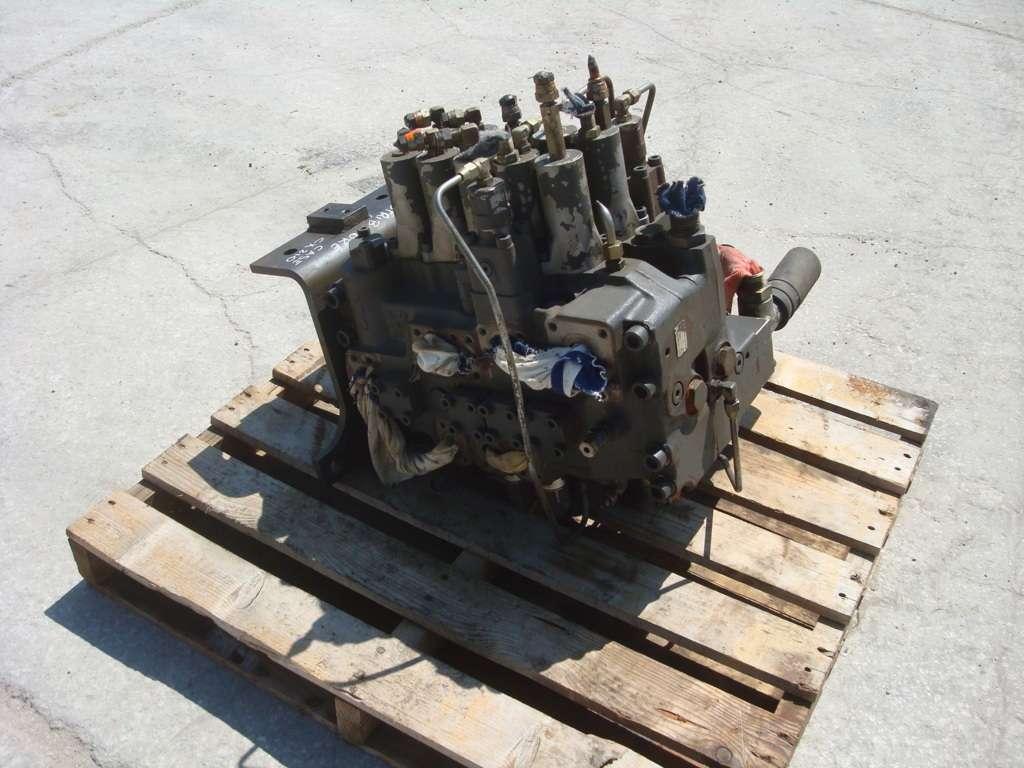 Distributeur hydraulique pour Case CX210 Photo 5