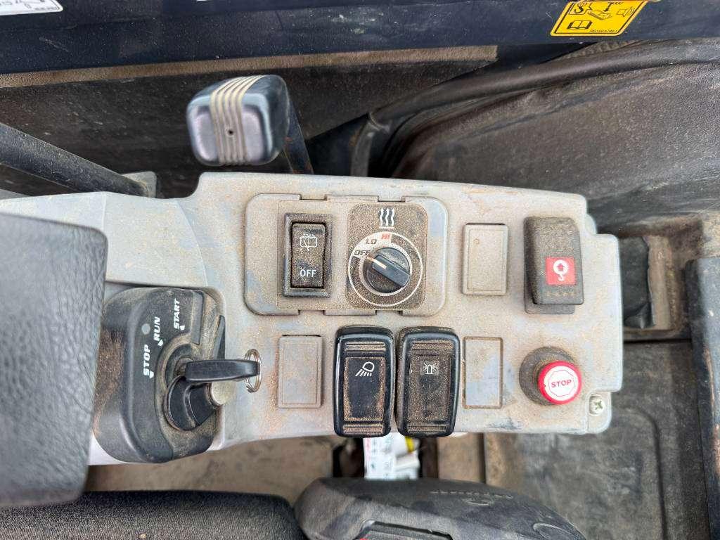 Kubota KX027-4 - Hammer Lines / Quick Coupler Photo 11