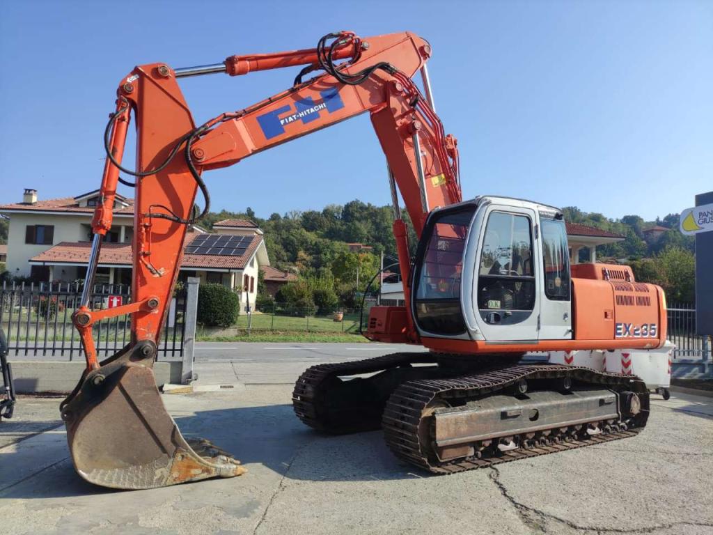 Fiat Hitachi EX235T Photo 1