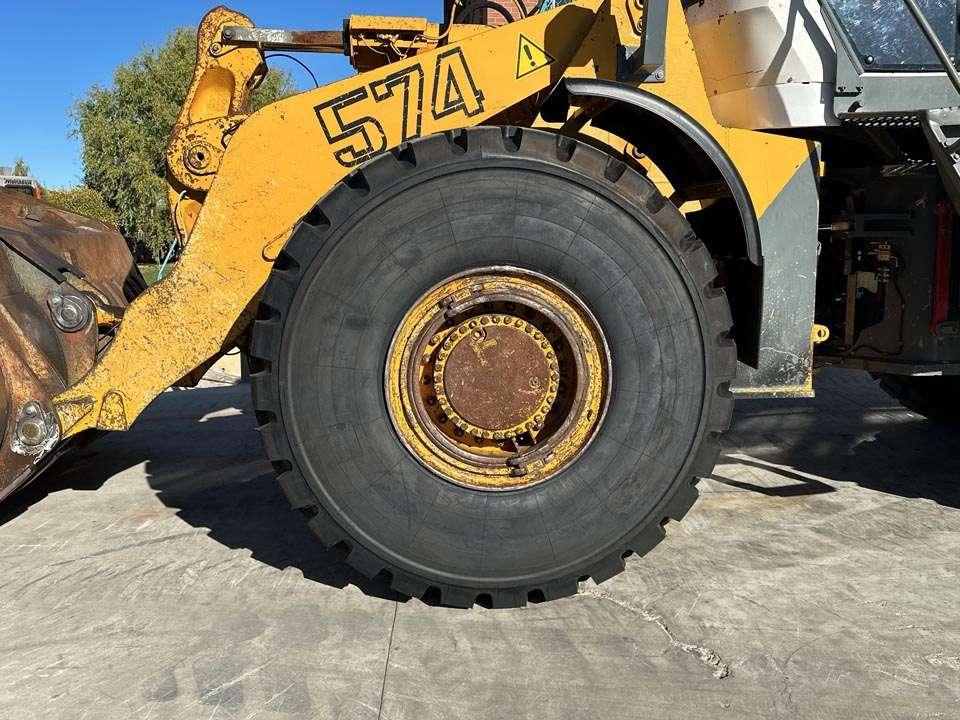 Liebherr L574 Photo 4